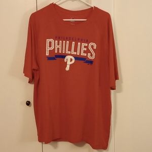Men's Phillies t-shirt